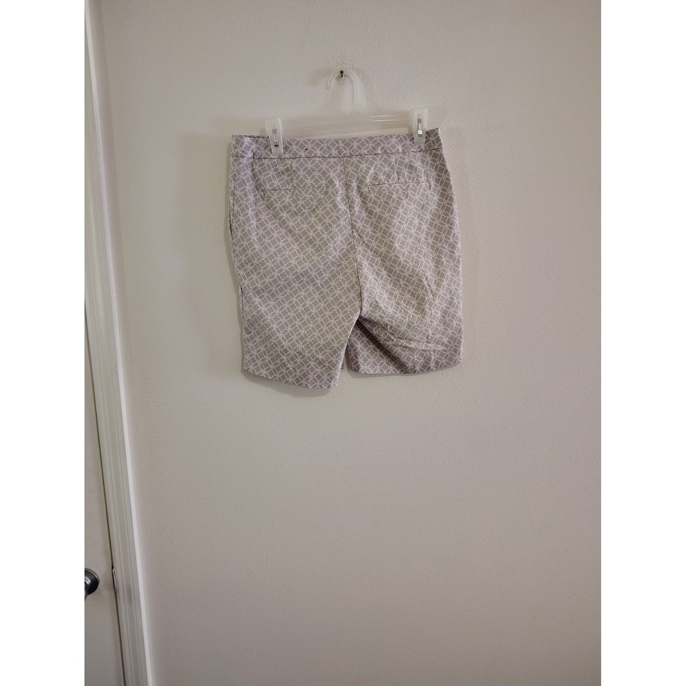 Mario Serrani Italy Womens Bermuda‎ Shorts Taupe White Quatrefoil Print Size 10 - Picture 3 of 3